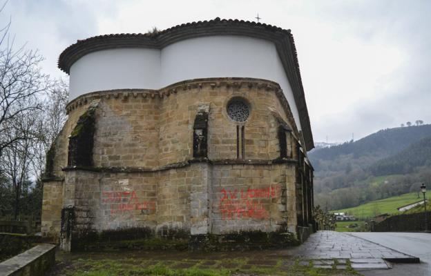 Las pinturas se han realizado en la iglesia de Santa Marina, que es Bien de Interés Cultural. 