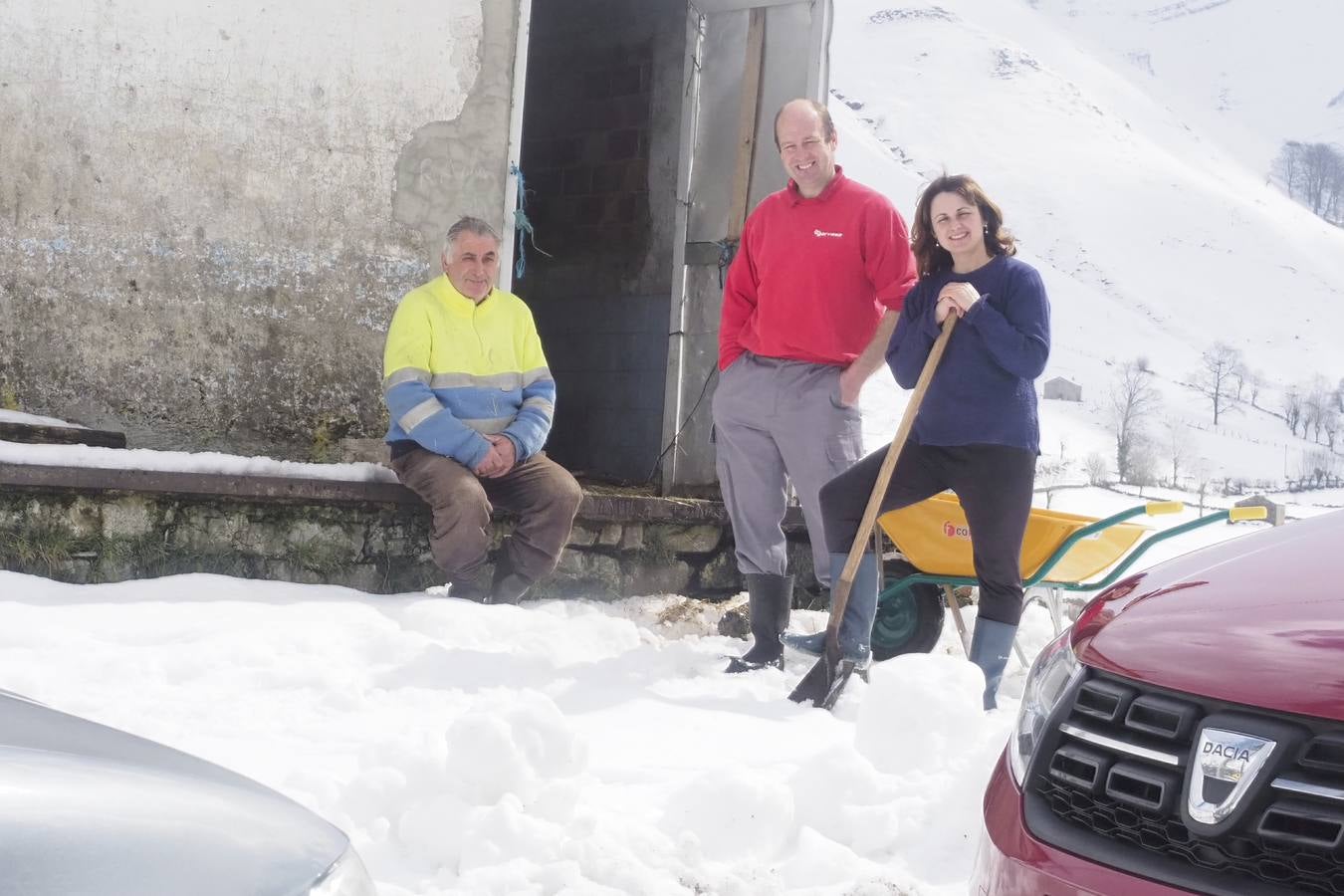 Los temporales de las últimas semanas han transformado los paisajes del interior de la región, que aparecen cubiertos por una espesa capa de nieve.