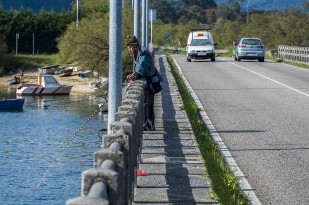 La pasarela peatonal se quiere instalar en uno de los laterales para mejorar la seguridad para acceder al albergue