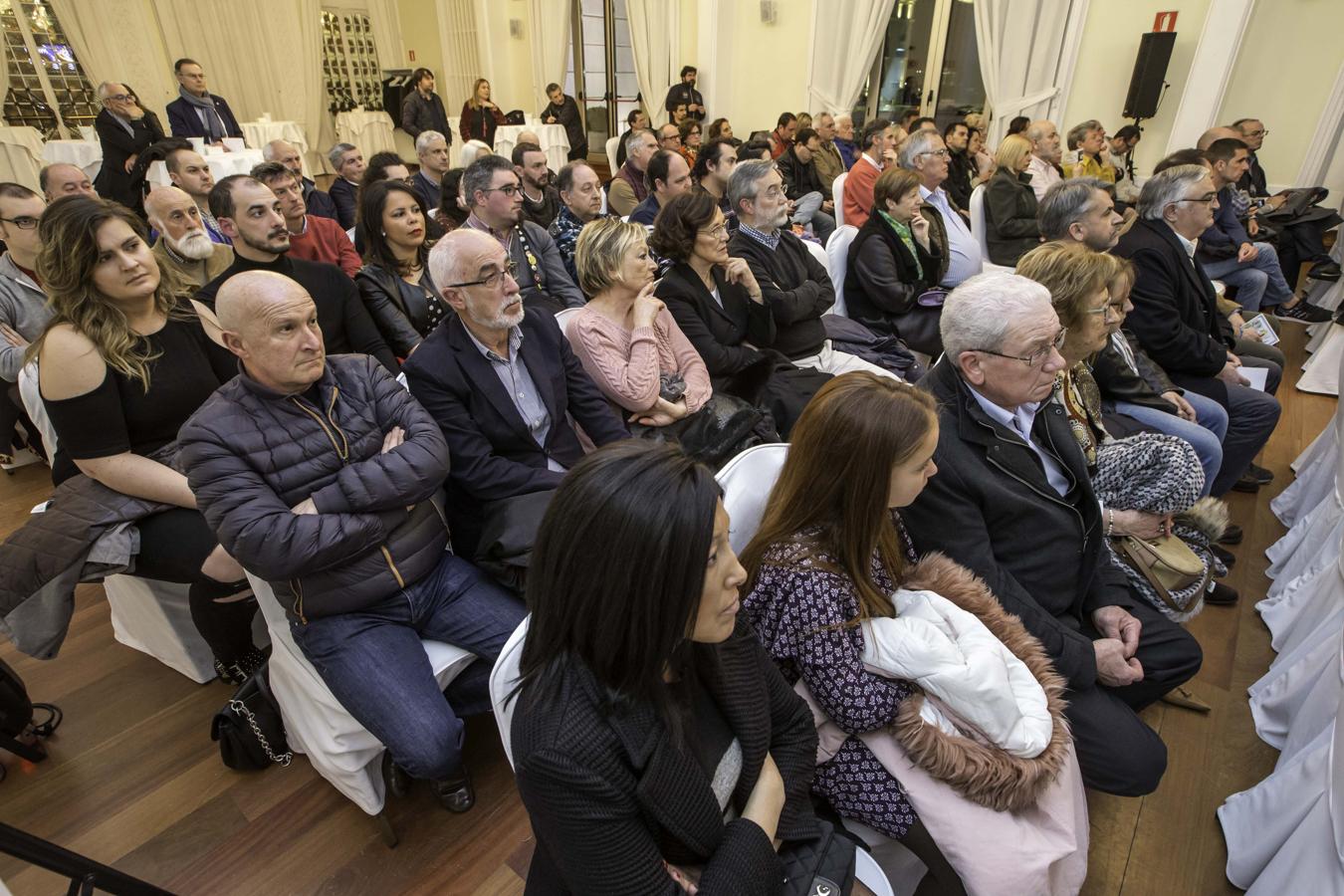 Fotos: El dibujante Íñigo Ansola recibe el Premio Bahía Sur Cultural