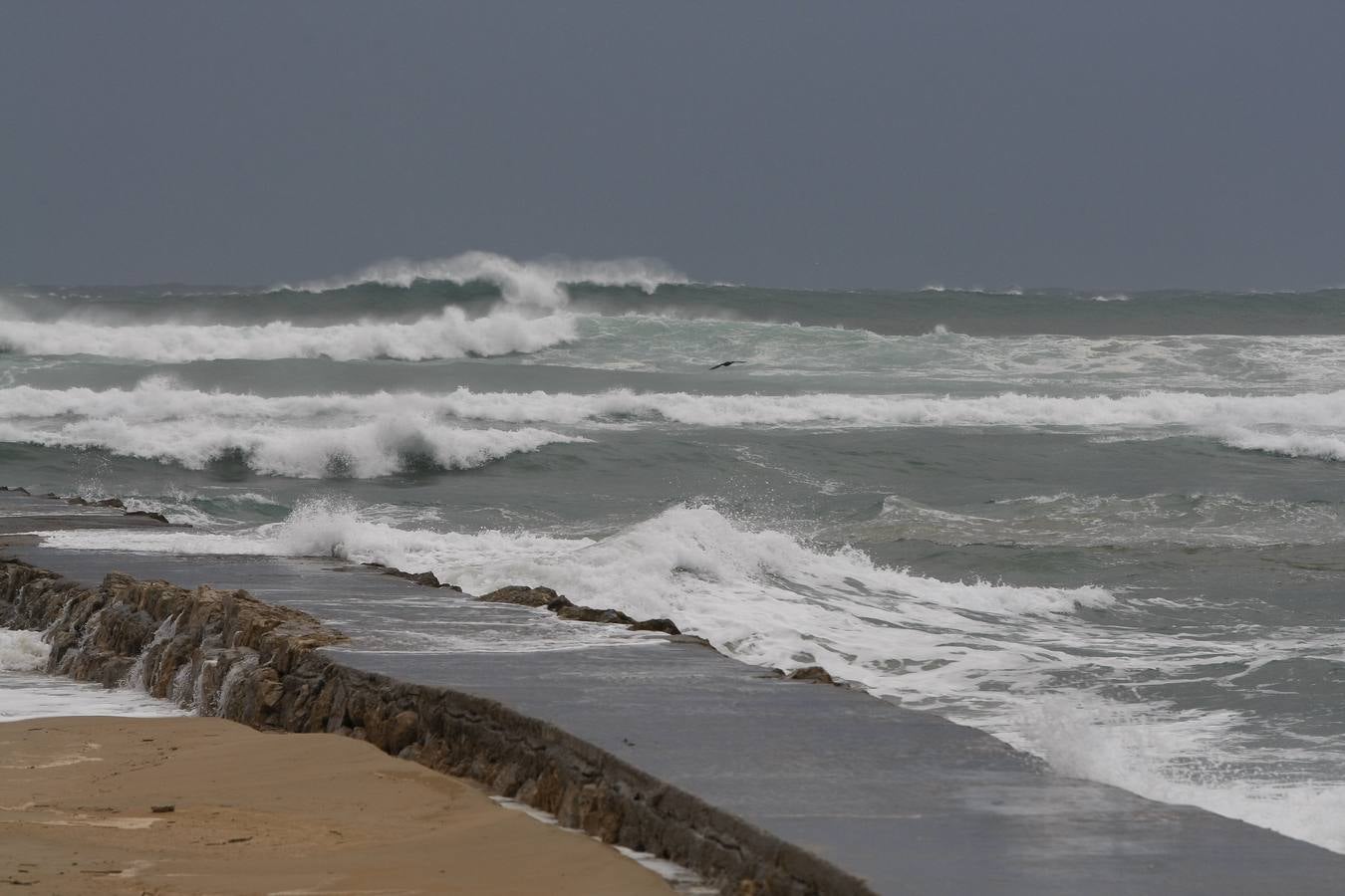 Fotos: La costa cántabra muestra su bravura