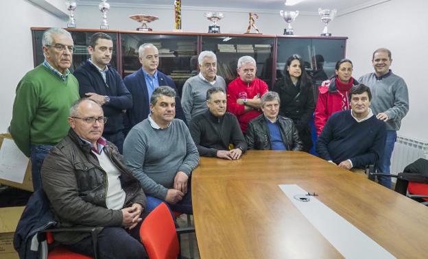 Algunos de los asistentes a la reunión de ayer.