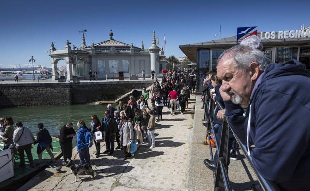 El Paseo Pereda y los alrededores del Centro Botín fue donde más turistas se concentraron en la capital.