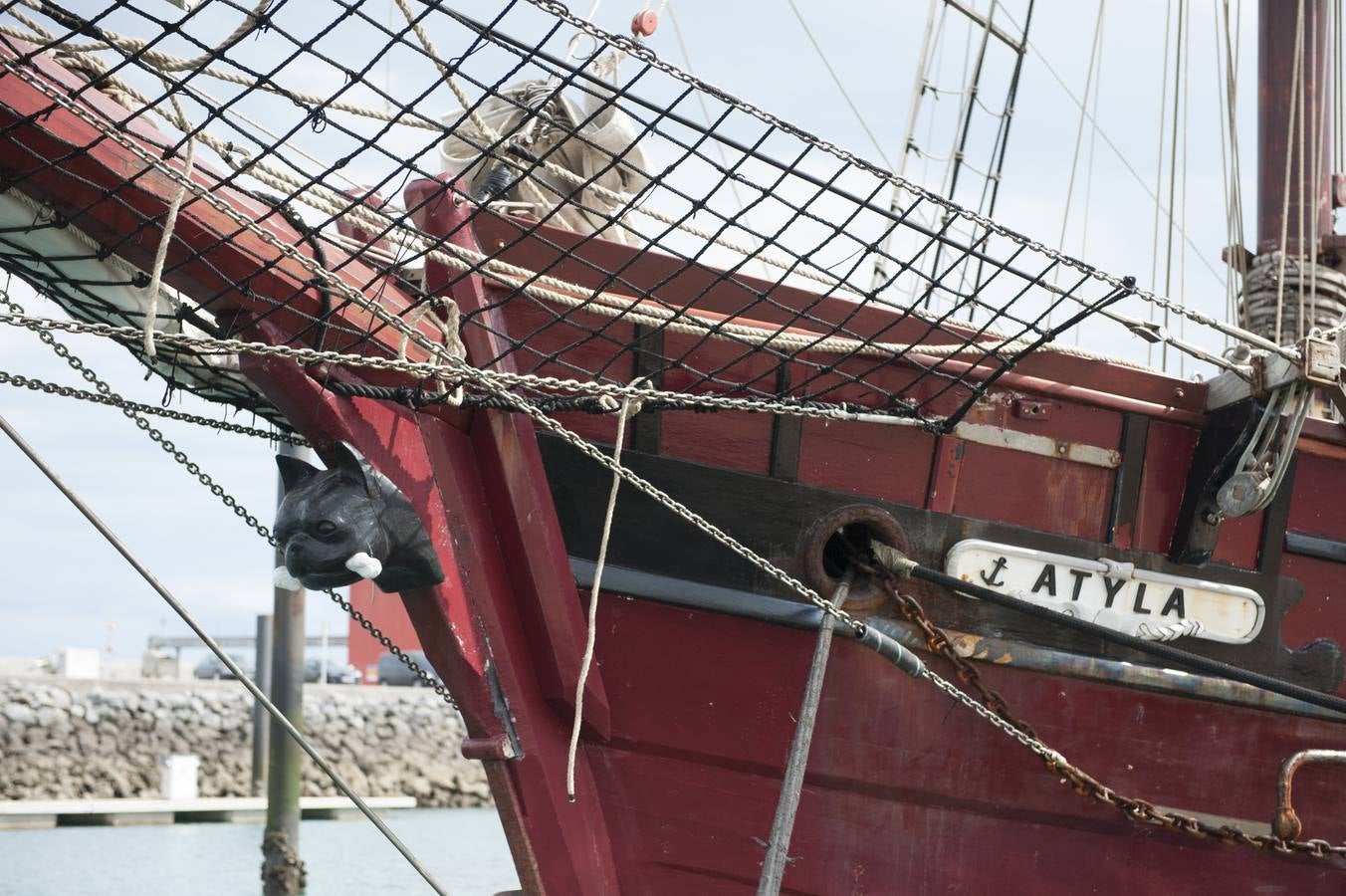 Fotos: La goleta &#039;Atyla&#039; atraca en el puerto de Laredo