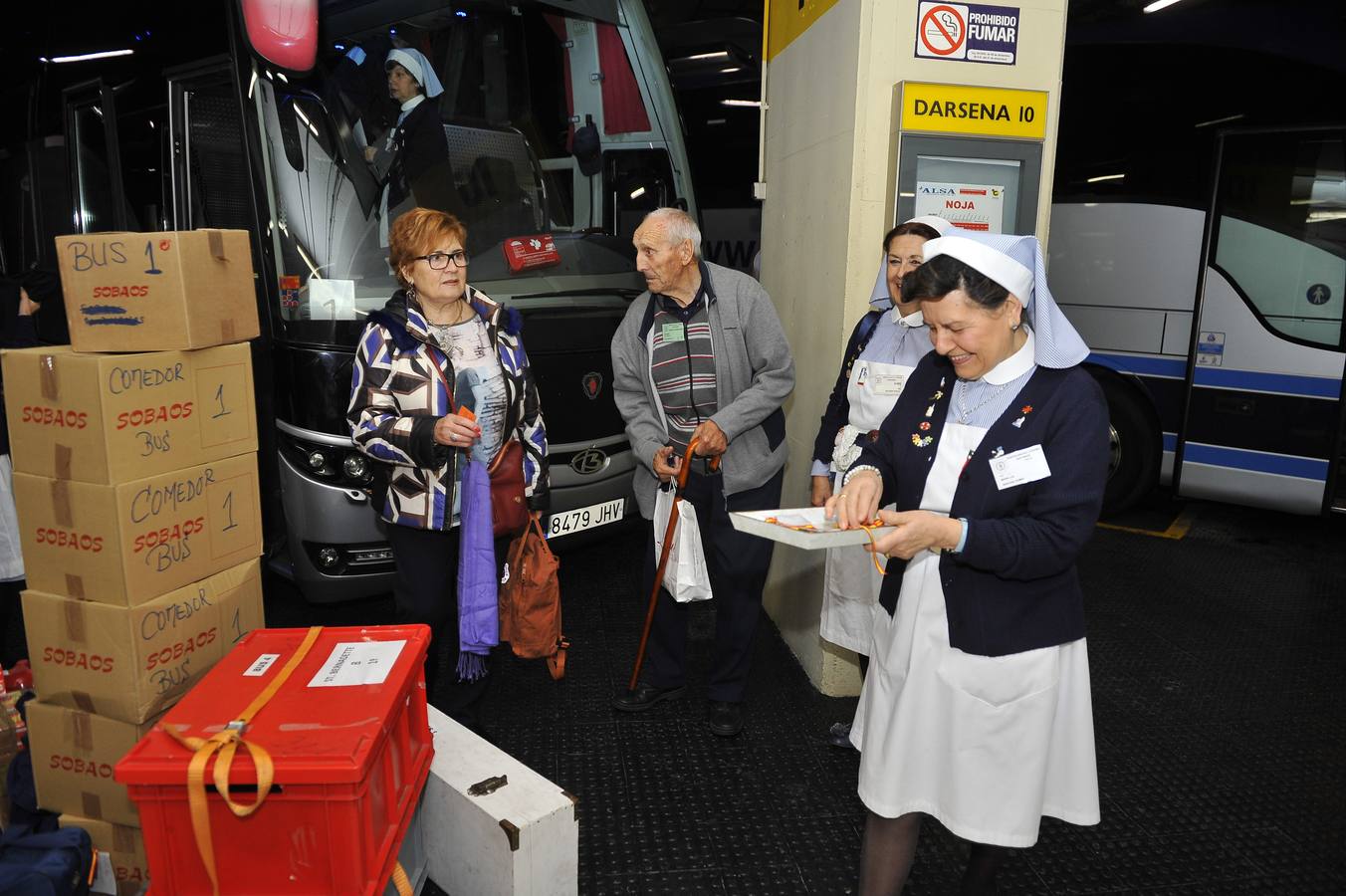 Un total de 475 cántabros participan en la peregrinación anual a Lourdes, desde este lunes hasta el 6 de abril. Entre los viajeros se encuentra, como es tradicional, el obispo de Santander, Manuel Sánchez Monge.