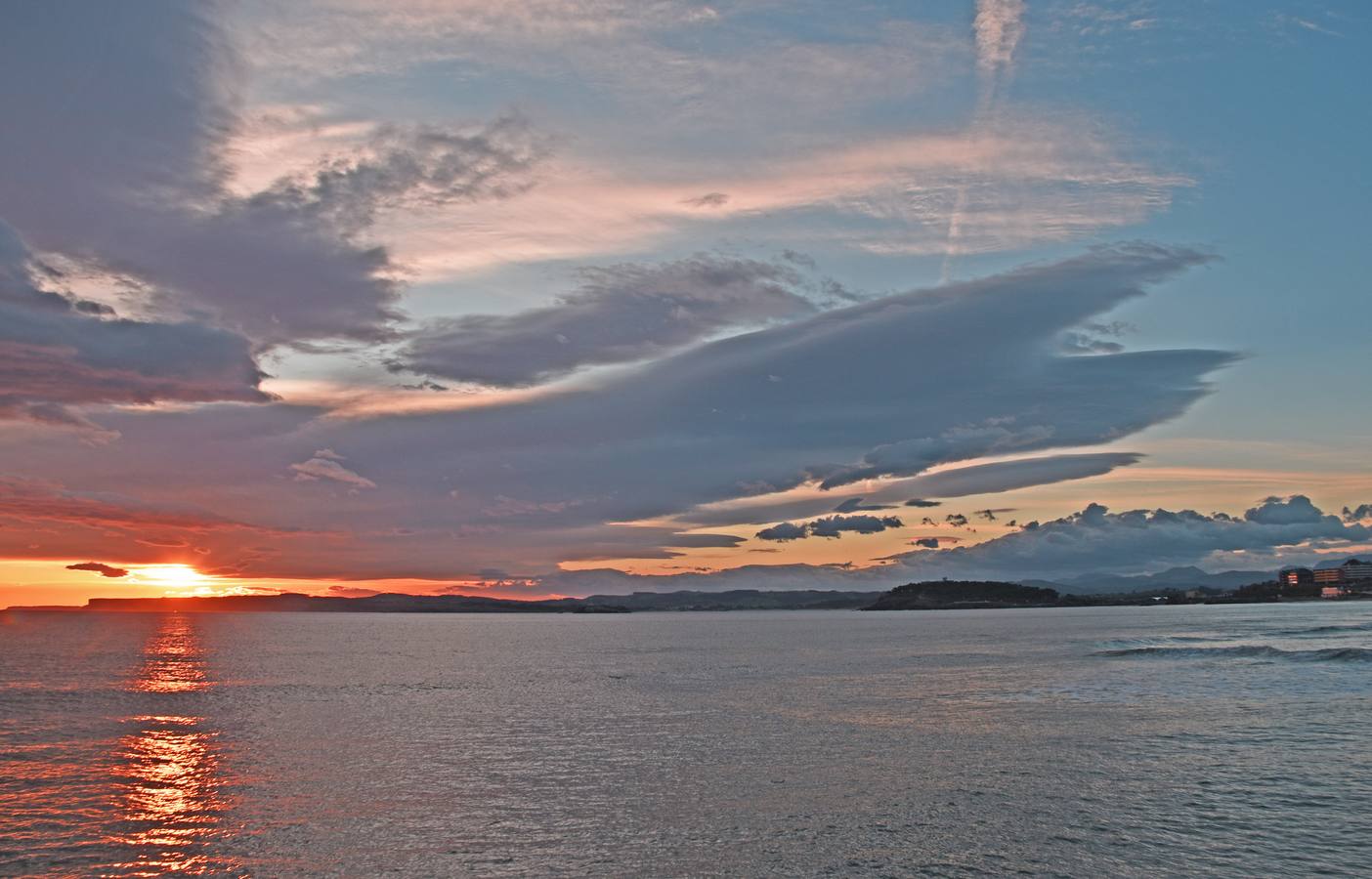 La llegada de la primavera a Cantabria hace olvidar poco a poco el duro invierno de temporales que ha vivido la región.