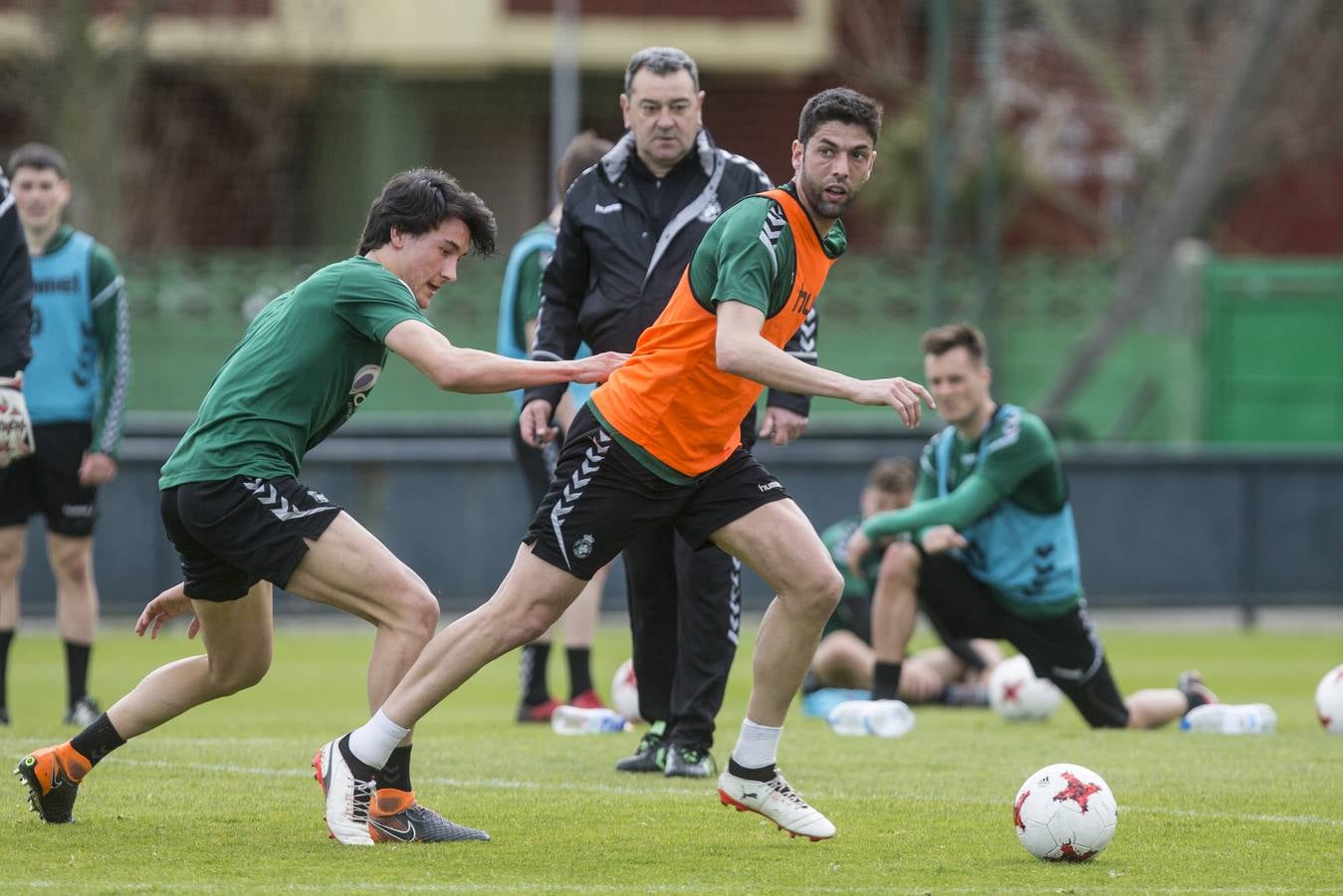 Fotos: El Racing prepara el partido ante el Lealtad