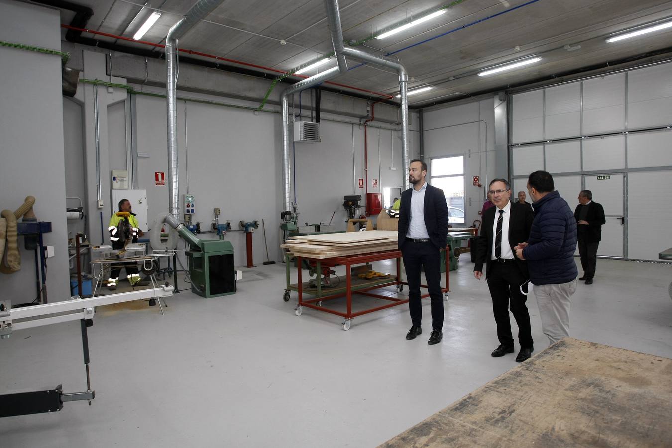 Las nuevas instalaciones están ubicadas en una nave del polígono industrial de Tanos-Viérnoles de unos 1.500 metros, más otros 500 metros cuadrados de aparcamiento, y que han supuesto una inversión de 800.000 euros