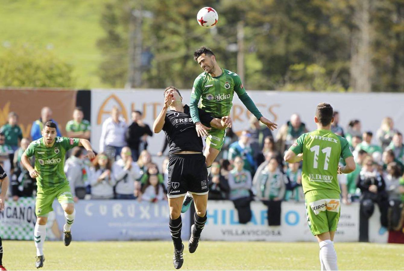 Fotos: El Racing se enfrenta al Lealtad