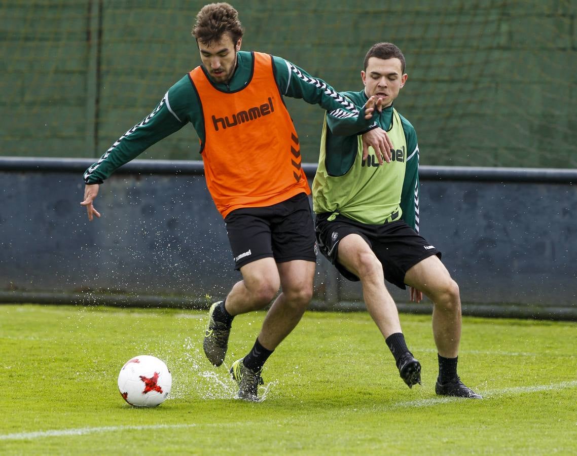 Fotos: El Racing prepara a conciencia el partido ante Osasuna B