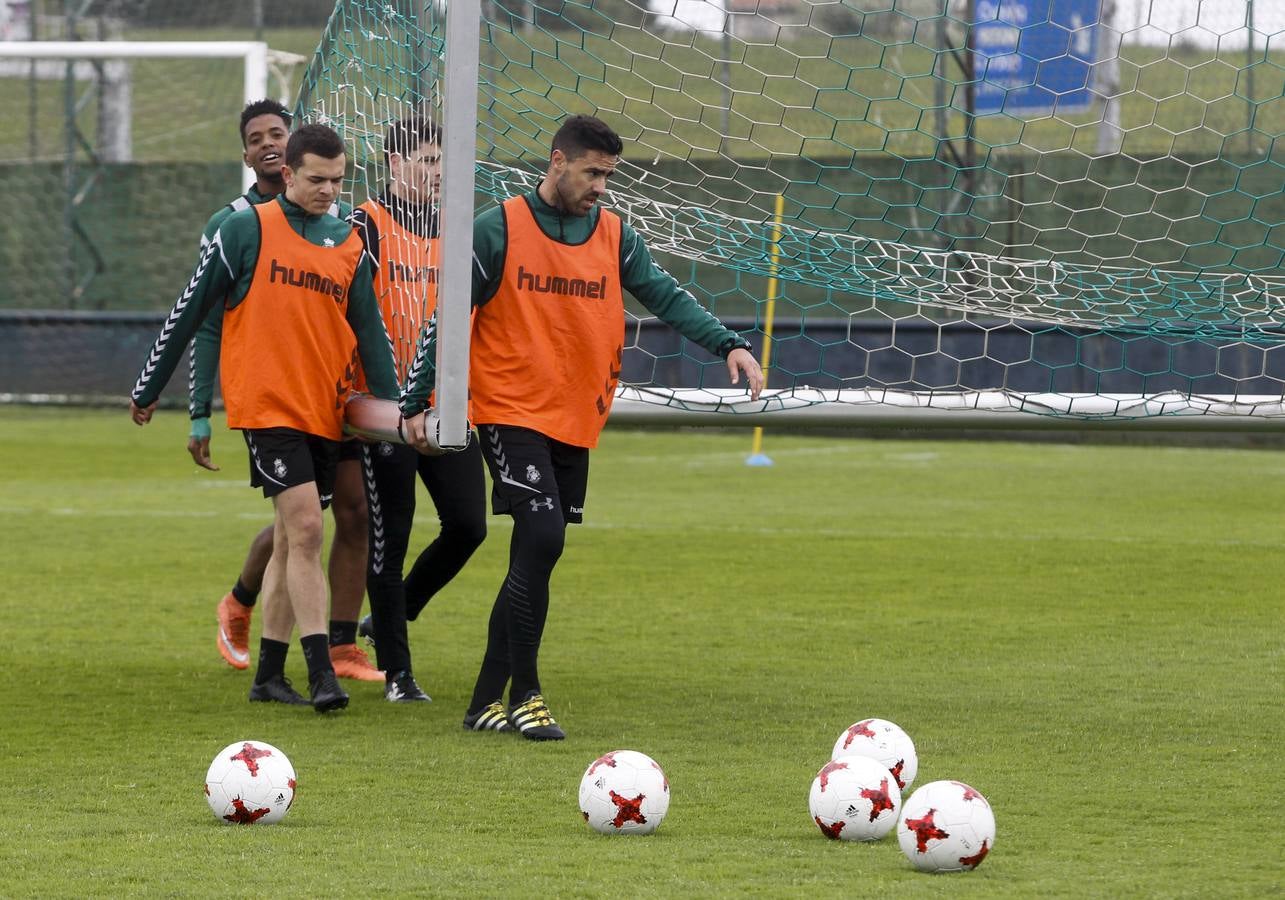 Fotos: El Racing prepara a conciencia el partido ante Osasuna B