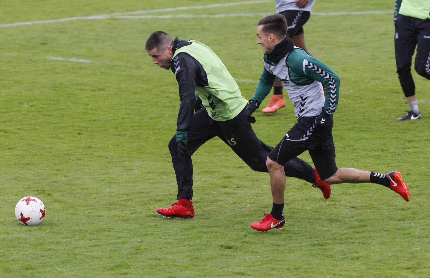 Fotos: El Racing prepara a conciencia el partido ante Osasuna B