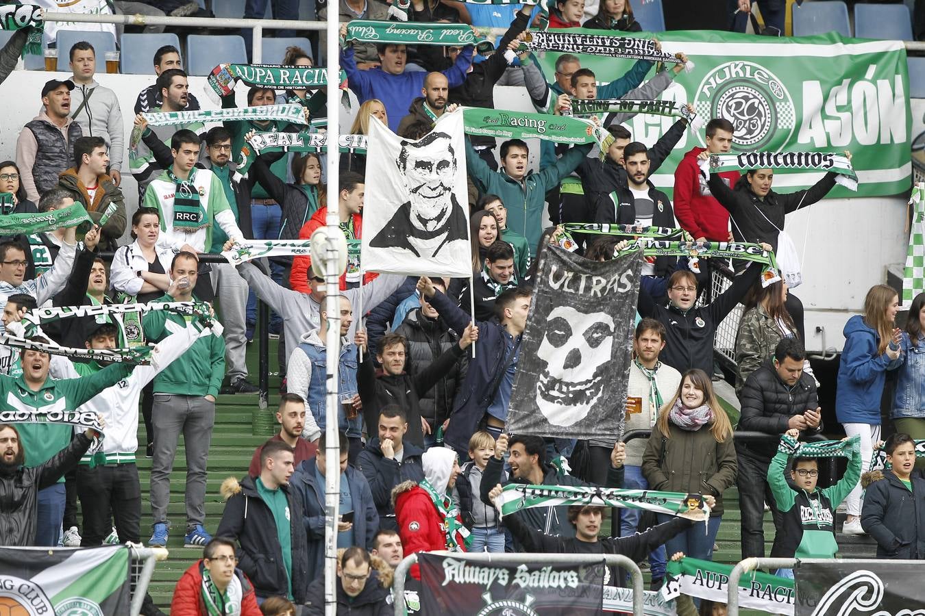 Fotos: Las mejores imágenes del Racing-Osasuna B