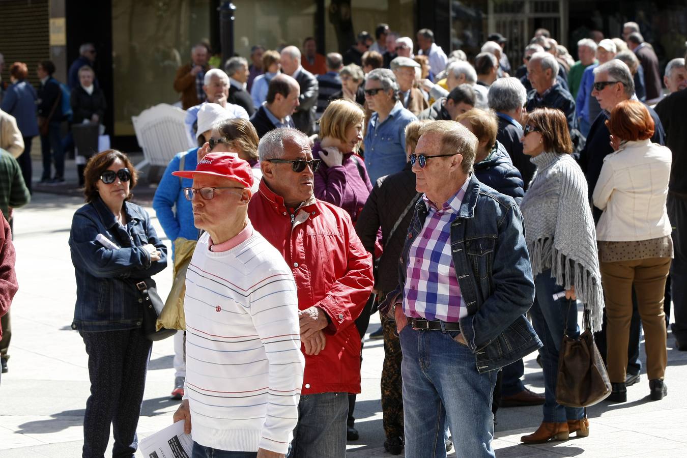 Fotos: Los pensionistas vuelven a salir a la calle