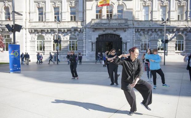 Unate sale a las calles de Santander para celebrar una Semana Cultural con motivo su 40 aniversario