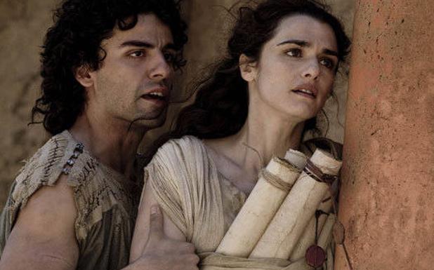 Rachel Weisz y Oscar Isaac en 'Ágora' (2009).