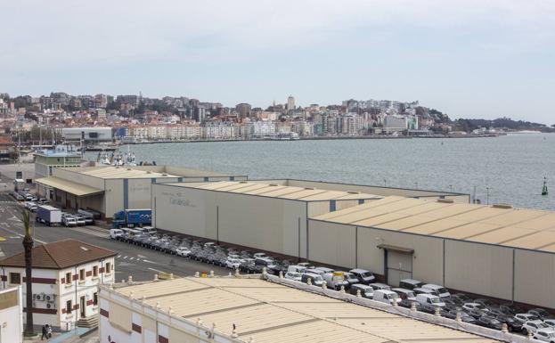 Vista de la zona franca del Puerto de Santander.