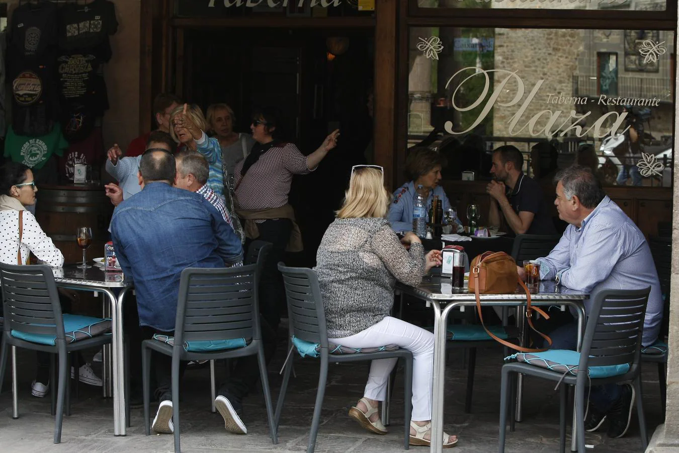 Fotos: Ambiente en Potes en el día previo el cierre de la Puerta del Perdón