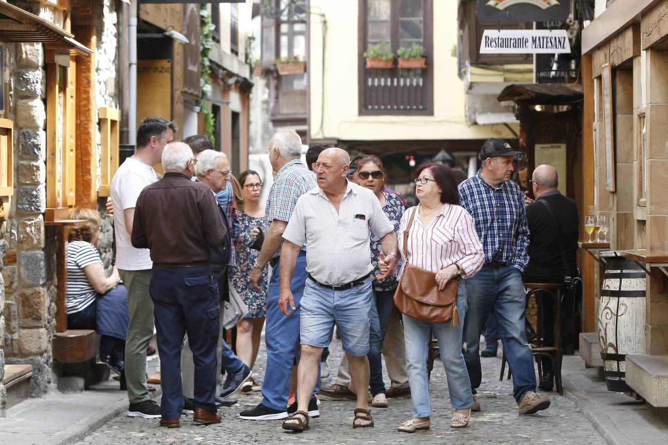 Fotos: Ambiente en Potes en el día previo el cierre de la Puerta del Perdón