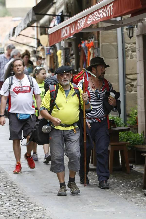 Fotos: Ambiente en Potes en el día previo el cierre de la Puerta del Perdón