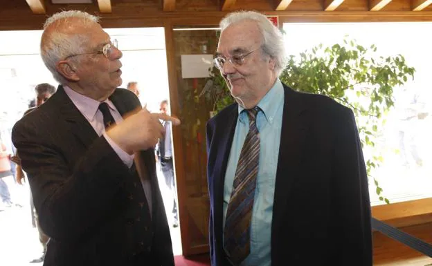 Josep Borrell y Manuel Gutiérrez Aragón.