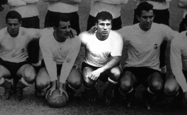 Abel, con la camiseta del Racing en los años 60.