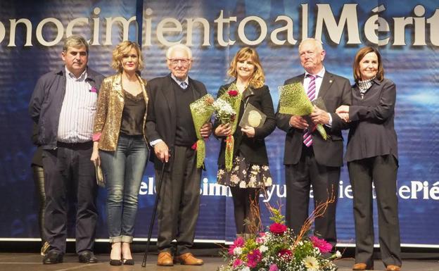 Premiobolistico. Roberto Ruiz, Verónica Samperio, Jesús Mazorra, Lourdes Gutiérrez, Miguel Pérez y Dolores Gorostiaga.