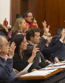 Imagen secundaria 2 - Imágenes del pleno de hoy.