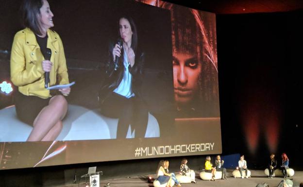 Mesa redonda de 'Mujeres y ciberseguridad' en Mundo Hacker Day 2018.