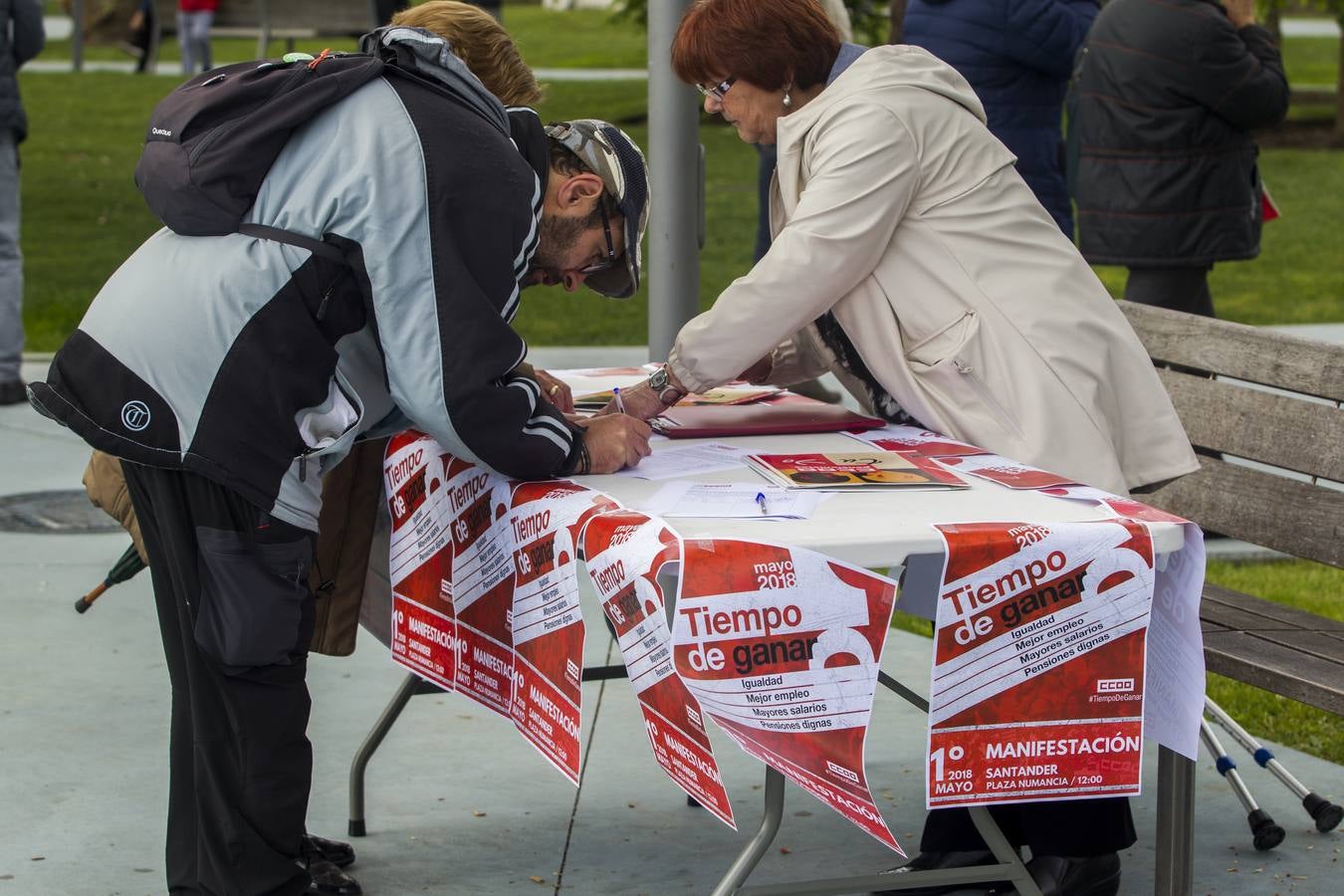 Fotos: Miles de personas participan en la manifestación del 1 de mayo en Santander