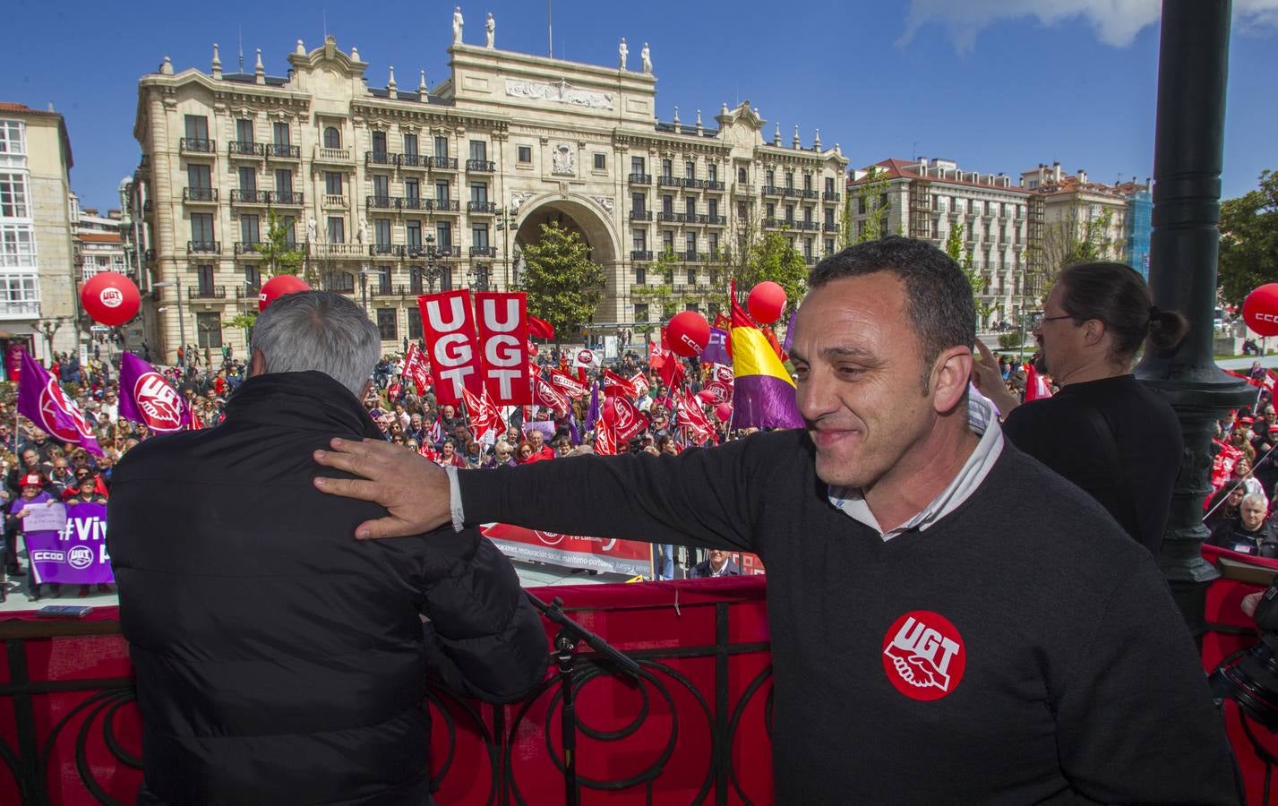 Fotos: Miles de personas participan en la manifestación del 1 de mayo en Santander