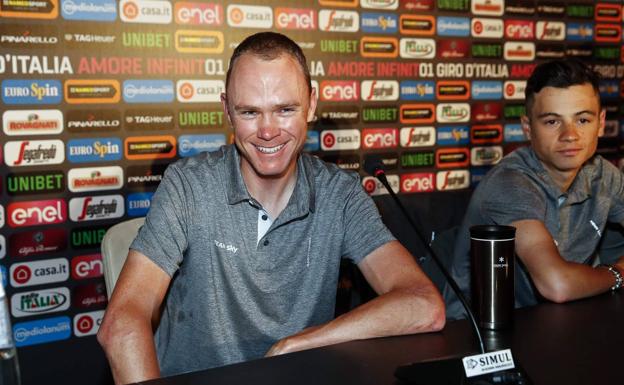 Chris Froome , durante la ruieda de prensa. 