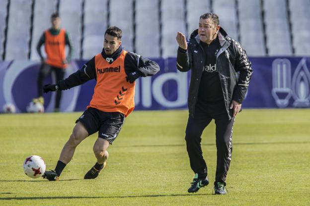 Carlos Pouso, en los Campos de Sport. :: roberto ruiz