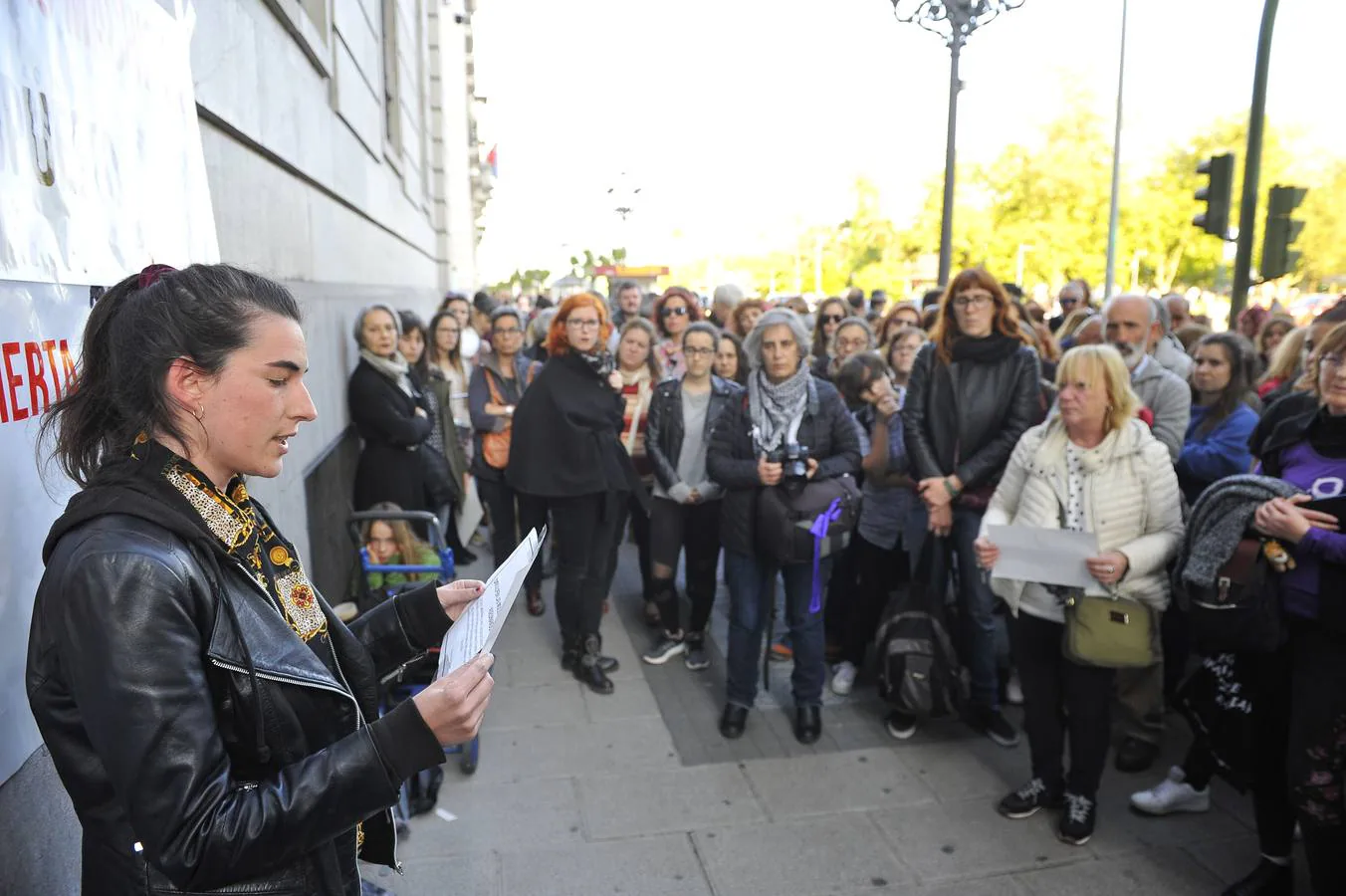Fotos: Decenas de personas reclaman en Santander que se cumpla el presupuesto contra la violencia de género