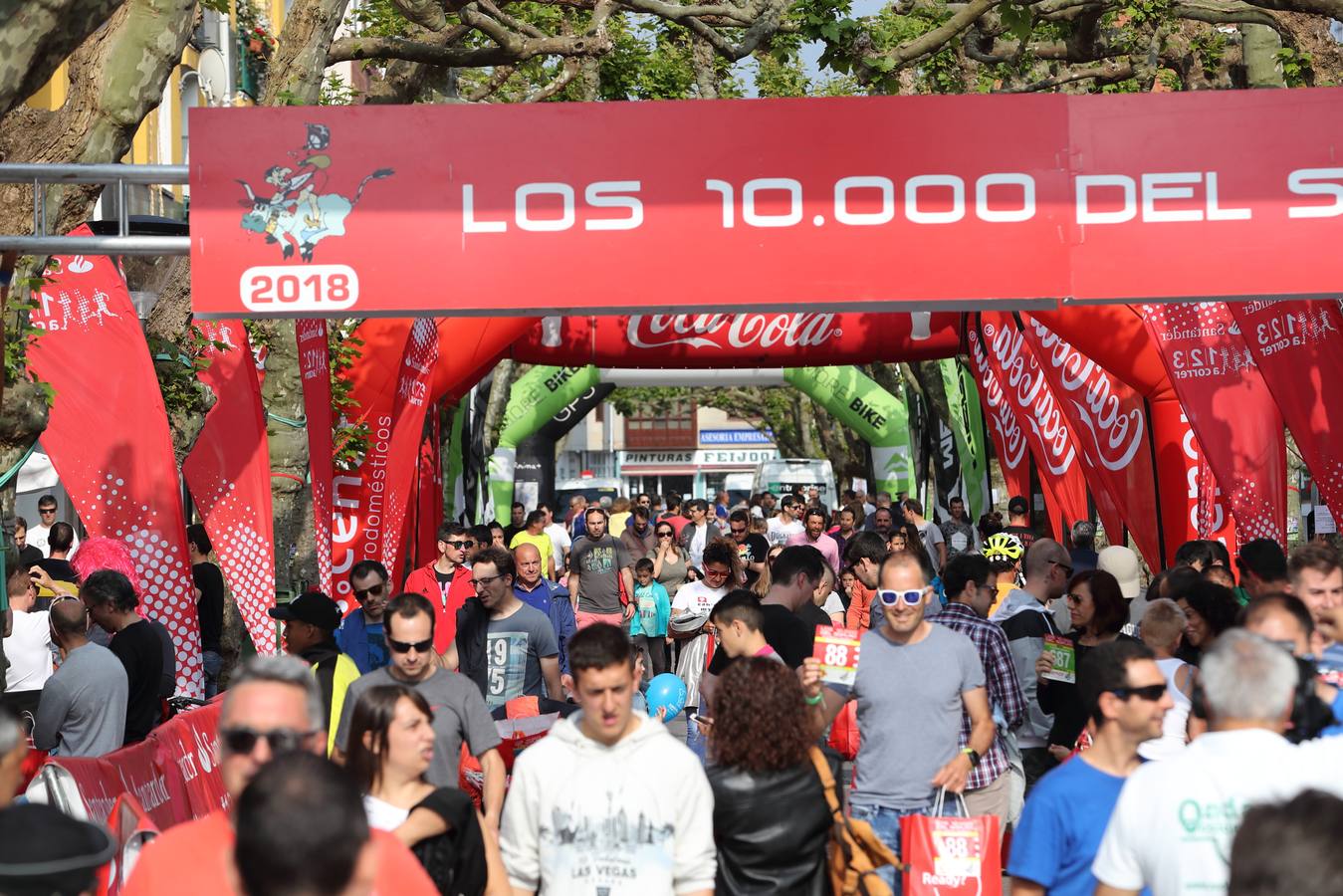 Miles de personas toman Cabezón de la Sal a la espera de que esta noche arranquen las pruebas más duras de Los 10.000 del Soplao