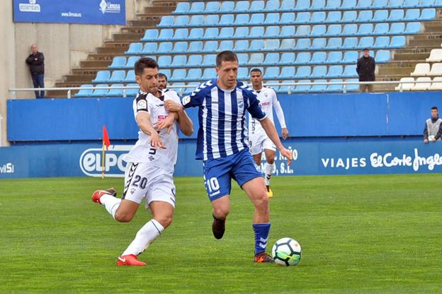 Alberto Noguera, en un partido con el Lorca. :: dm