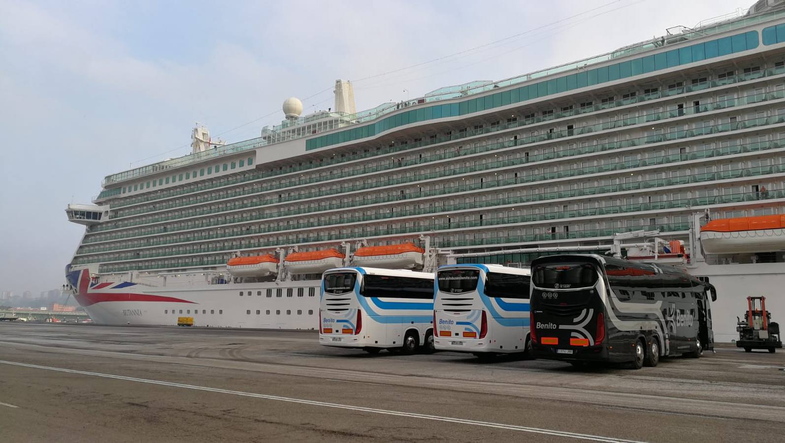 Fotos: El &#039;Britannia&#039; llega a Santander