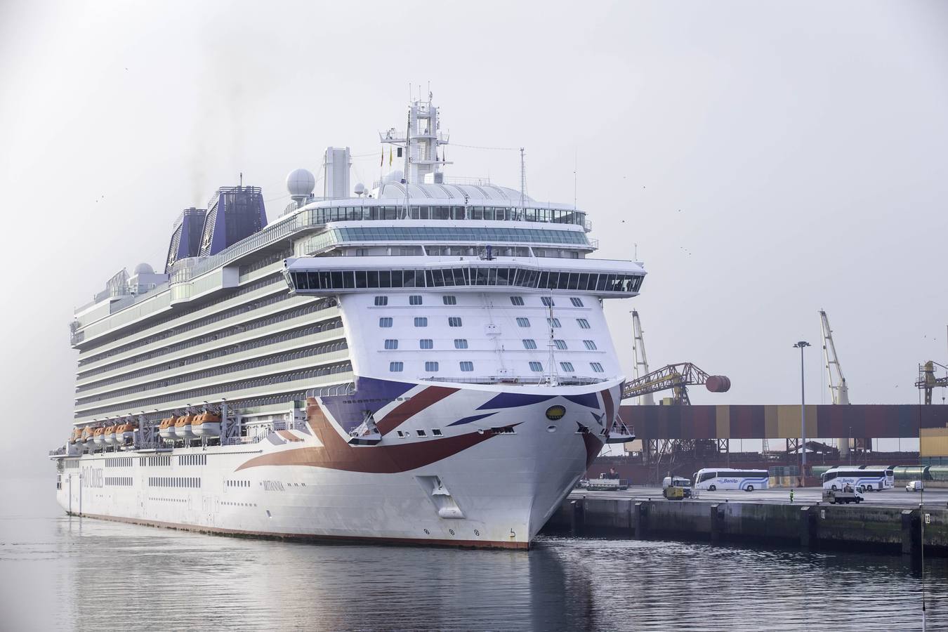 Fotos: El &#039;Britannia&#039; llega a Santander