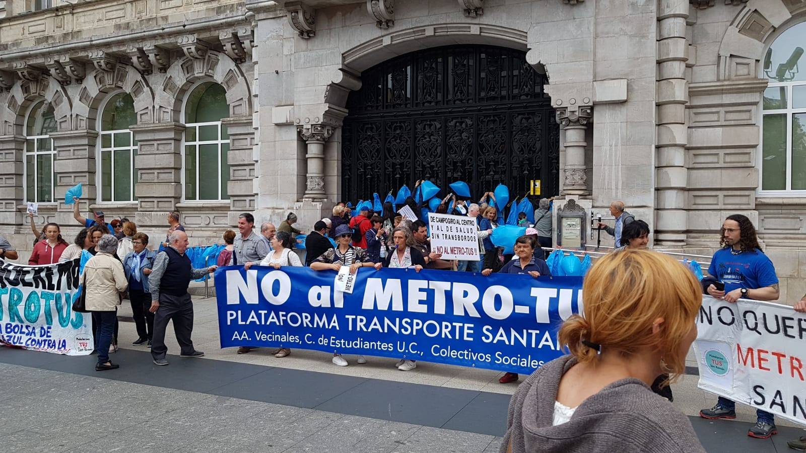 Fotos: Nueva concentración contra el MetroTUS