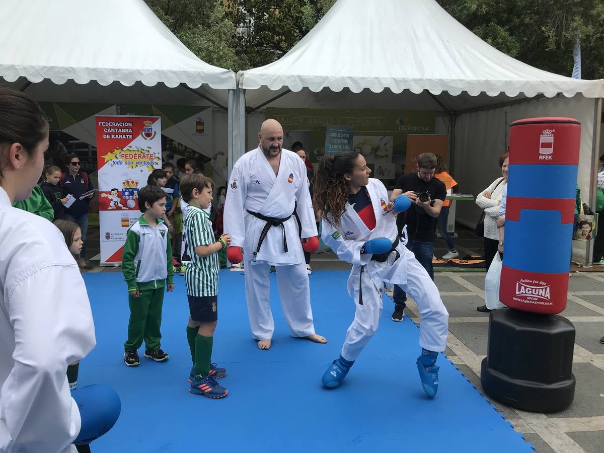 Cientos de personas han participado este fin de semana de la iniciativa Tour Mujer, Salud y Deporte en la que 15 federaciones deportivas, apoyadas por algunas de sus mejores deportistas, en qué consisten y cómo se entrenan sus deportes. 