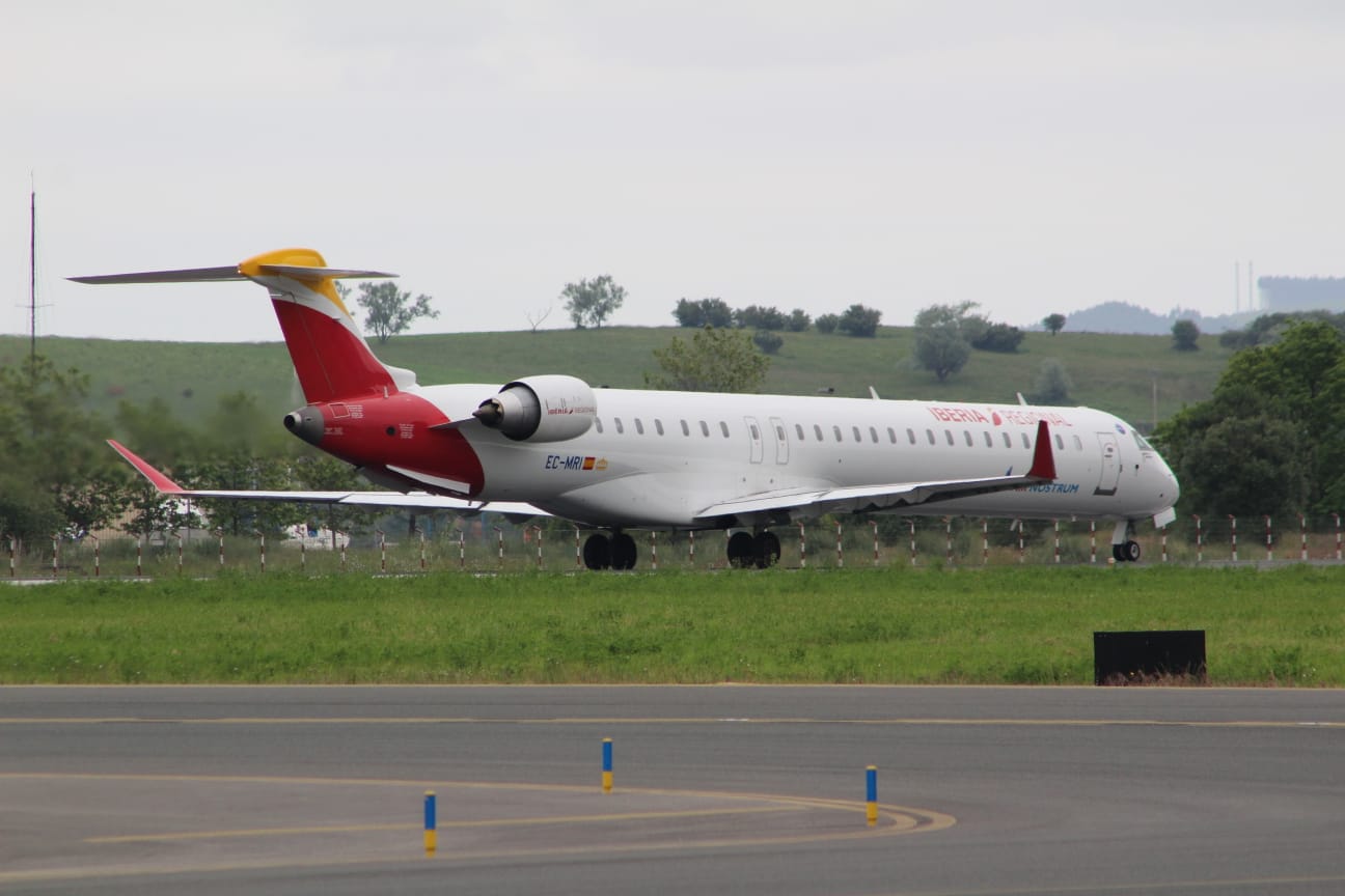 Una veintena de aficionados a fotografiar aviones han disfrutado este 31 de mayo de de la tercera edición de esta jornada