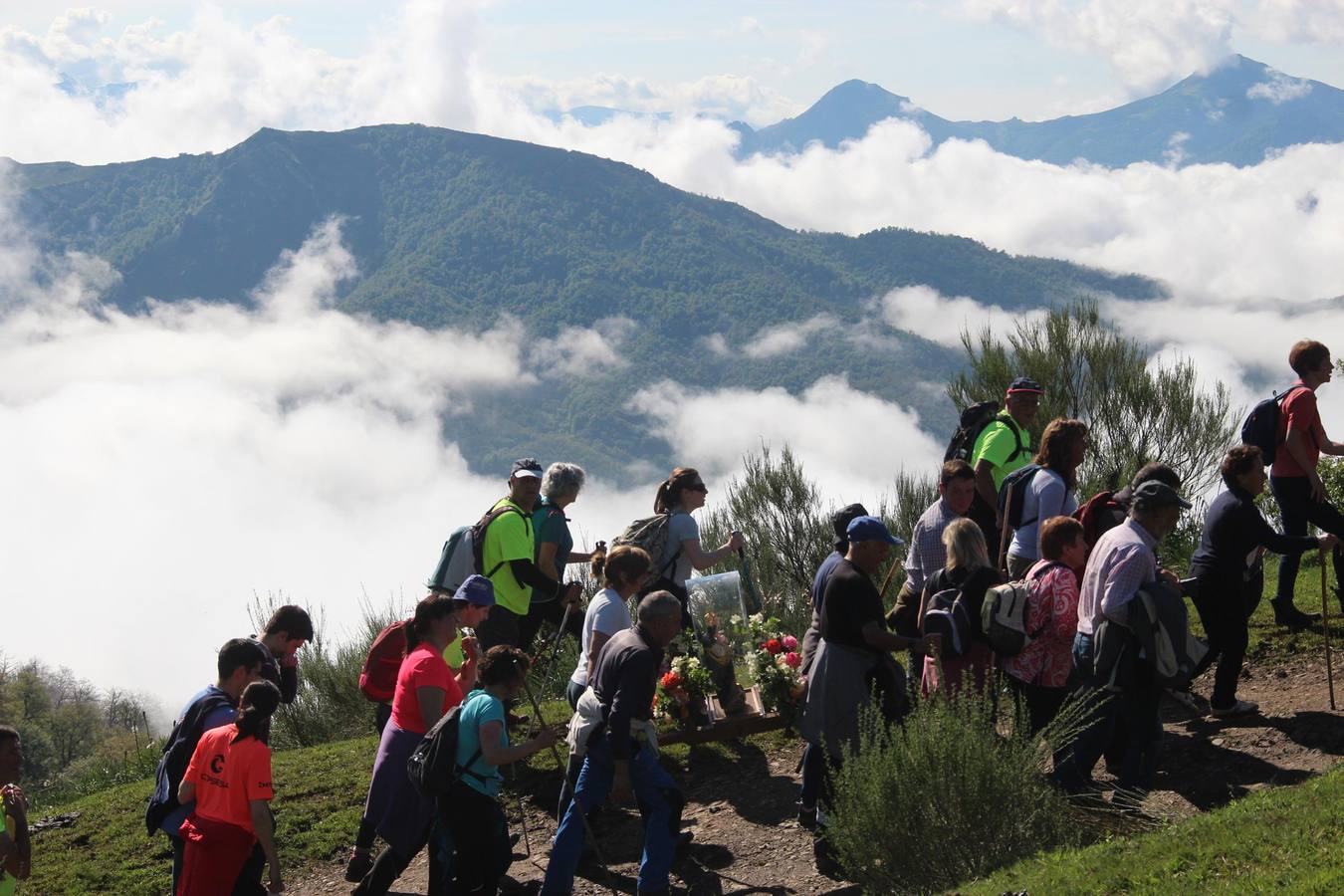 Fotos: Camaleño honra a la Virgen de la Salud