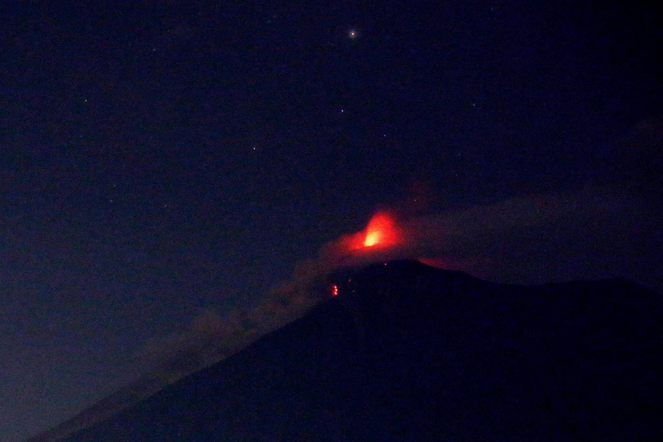 Fotos: Volcán en erupción