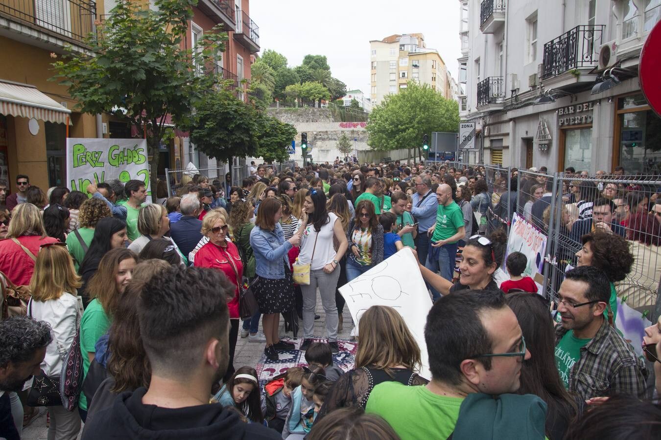Fotos: Los profesores se manifiestan en Santander en contra de ampliar la jornada reducida