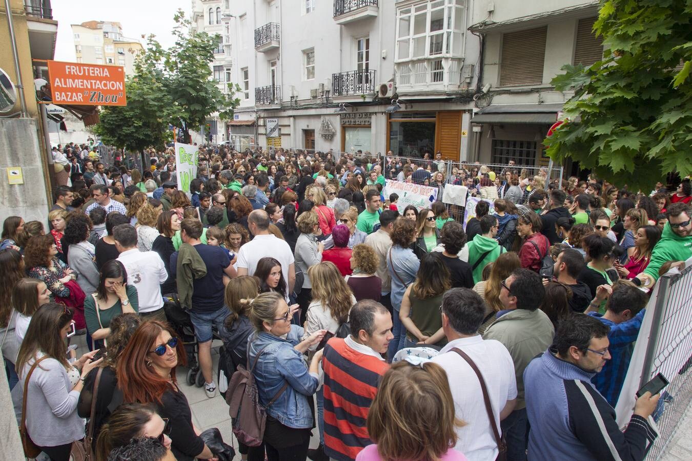 Fotos: Los profesores se manifiestan en Santander en contra de ampliar la jornada reducida