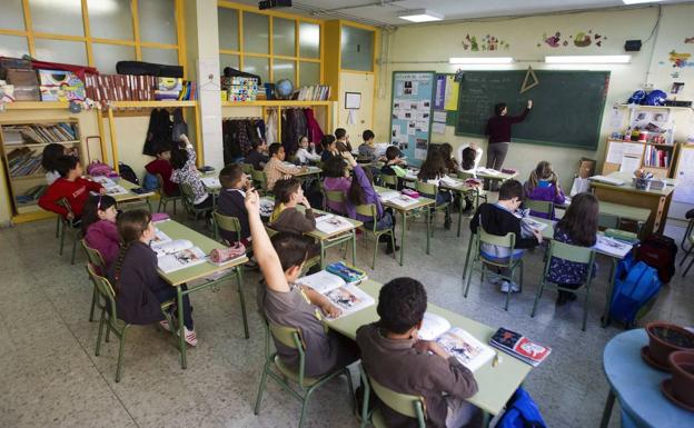 Los padres acusan a Mañanes de «decir ayer una cosa y hoy otra»