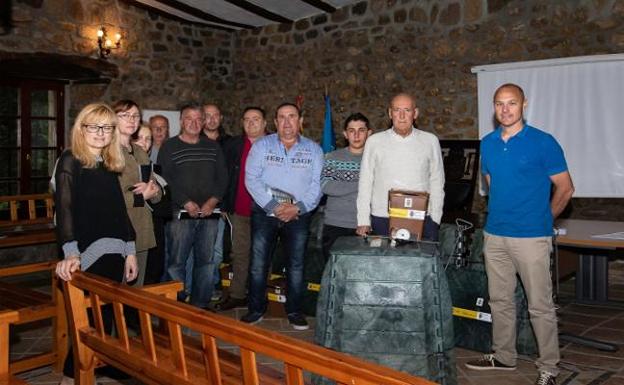 Presentación del proyecto, autoridades y voluntarios