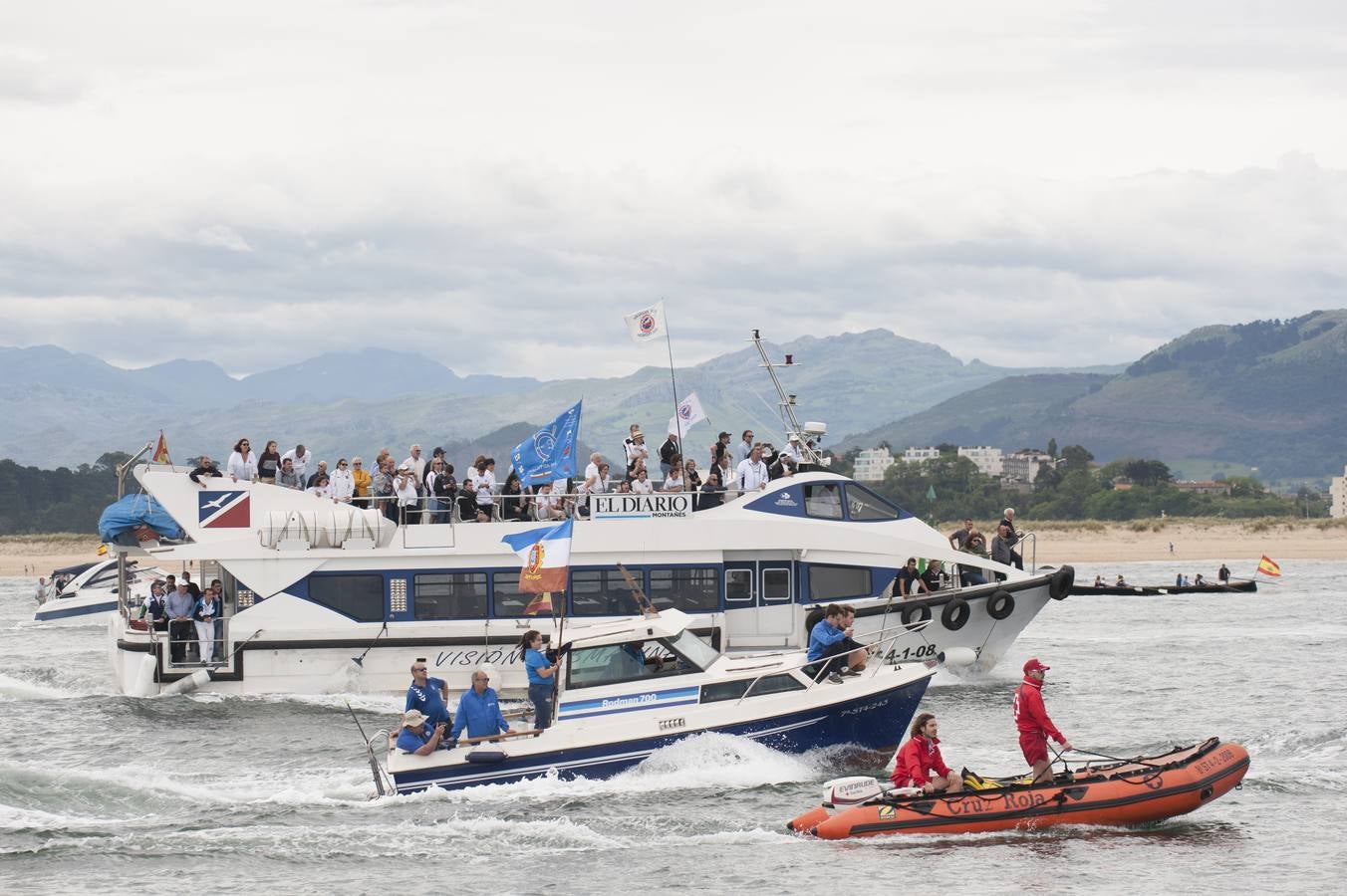 Los azules consiguieron aventajar en el primer tramo de la regata a Pedreña y mantuvieron la renta hasta la línea de meta