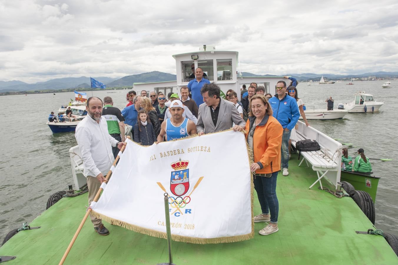 Los azules consiguieron aventajar en el primer tramo de la regata a Pedreña y mantuvieron la renta hasta la línea de meta