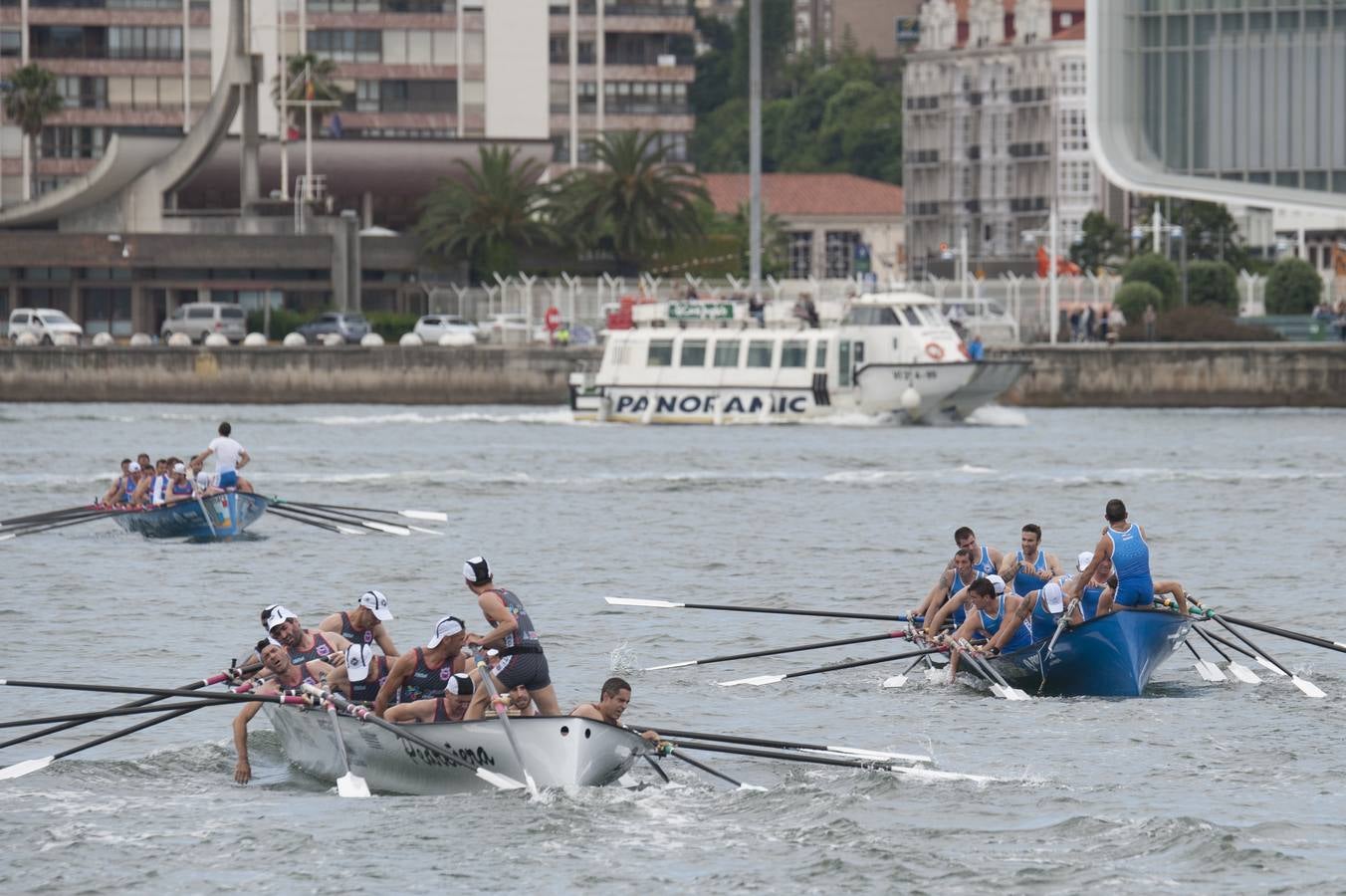 Los azules consiguieron aventajar en el primer tramo de la regata a Pedreña y mantuvieron la renta hasta la línea de meta